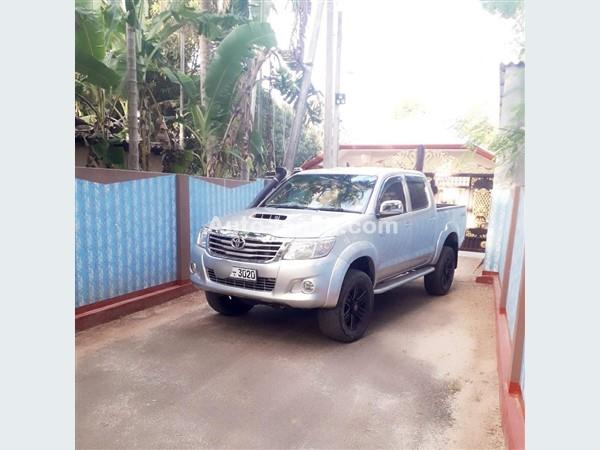 Hilux For Rent 2016(Auto)