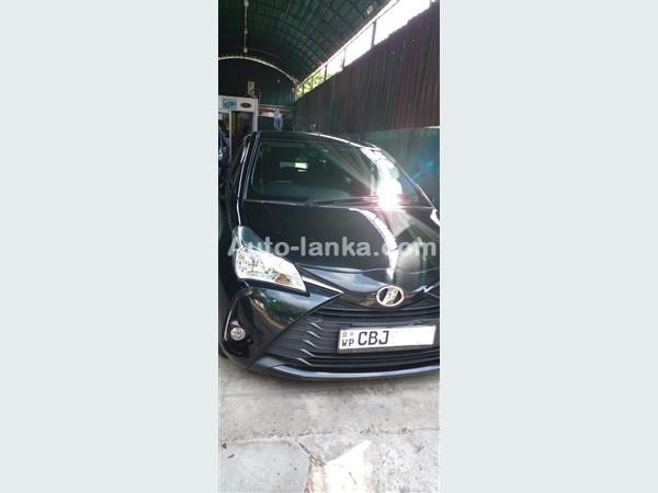 RENT A CAR-TOYOTA VITZ