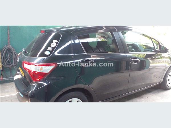 RENT A CAR-TOYOTA VITZ