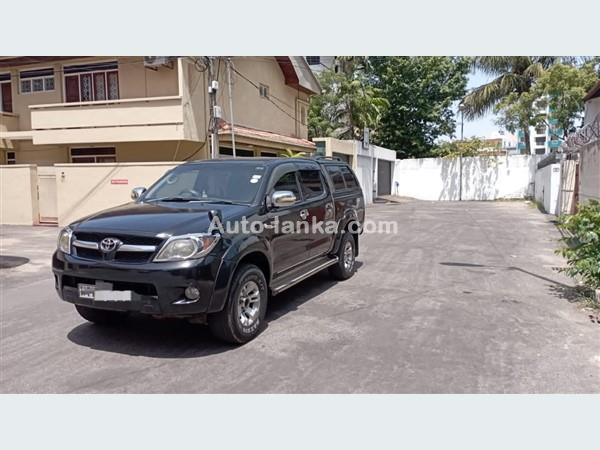 TOYOTA HILUX DOUBLE CAB AVAILABLE FOR RENT