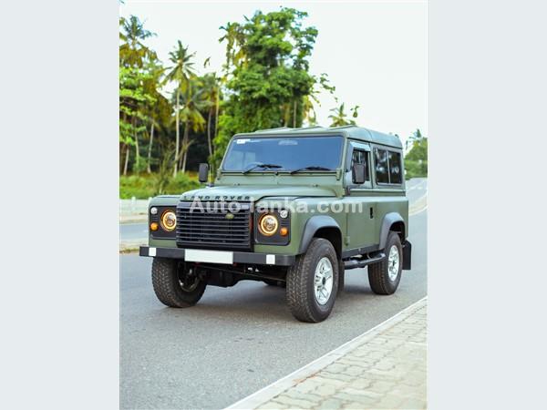 Land Rover Defender