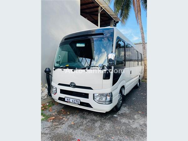 Van for Hire - KDH 09 / 14 Seater