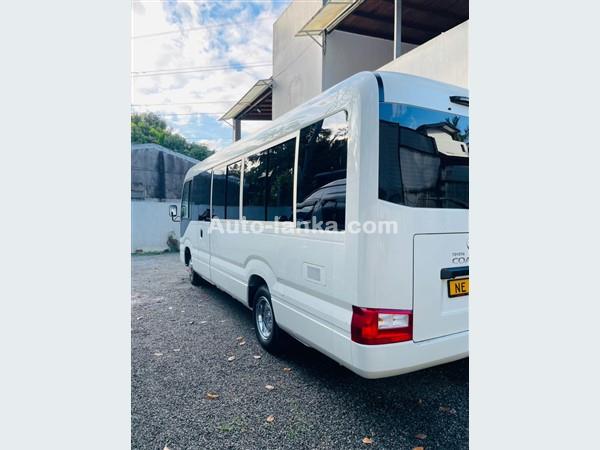 Van for Hire - KDH 09 / 14 Seater