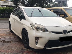 Car for rent Toyota Prius