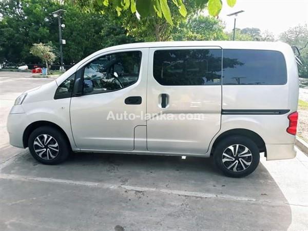 Nissan NV200 For Rent