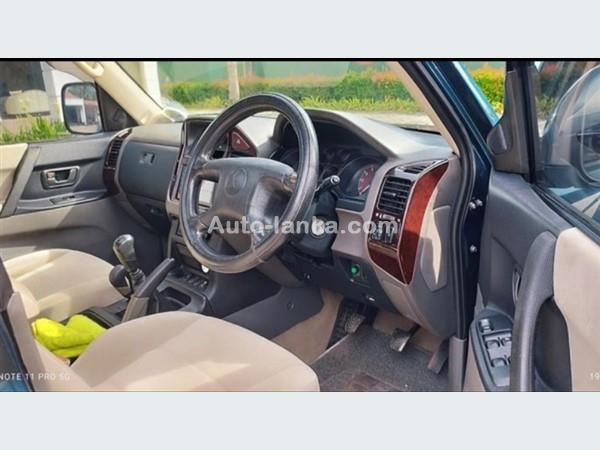 Mitsubishi Montero Jeep for Rent