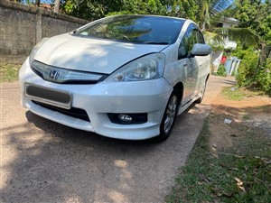 Honda Fit Shuttle for rent