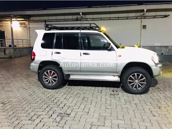 Mitsubishi Pajero IO GDI For Rent