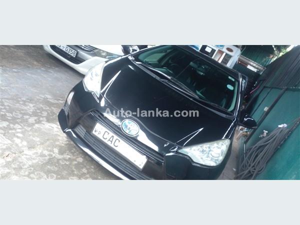 RENT A CAR- TOYOTA AQUA