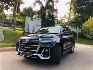 Rent a Car Land Crusier V 8