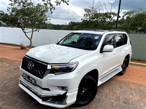 Rent a Land Cruiser Prado 150