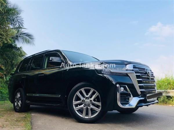 Rent a Car Land Crusier V 8