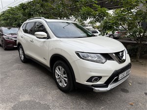 Nissan X Trail Hybrid SUV For Rent