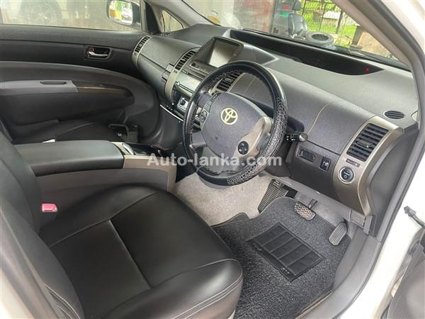 Toyota Prius for Rent – long term with in Colombo  & Gampaha .