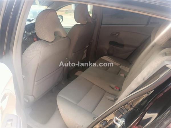 Honda Insight car for rent