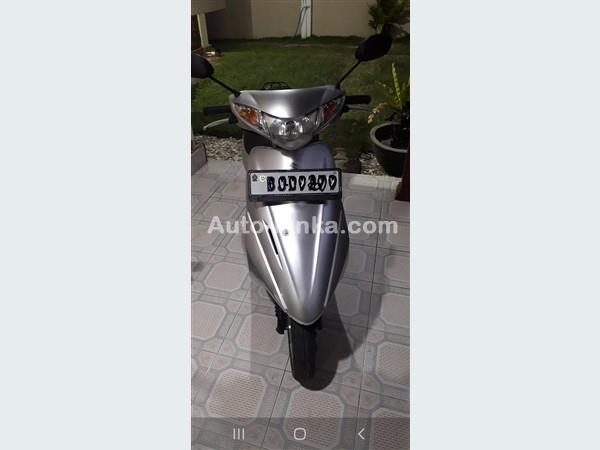 rent a  Suzuki V 50cc Scooter bike