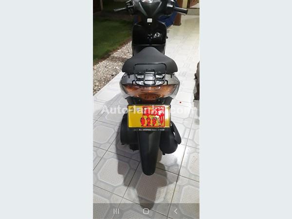 rent a  Suzuki V 50cc Scooter bike