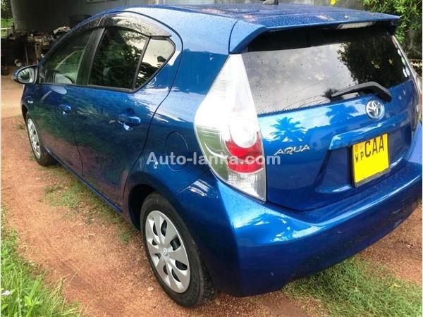 Toyota Aqua Car for Rent