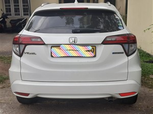 Honda Vezel for Rent