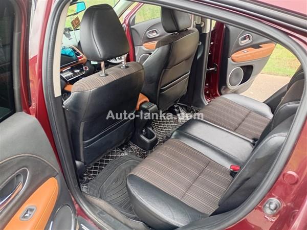 Rent a car honda Vezel