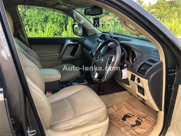 Rent a Car Land Crusier prado 150