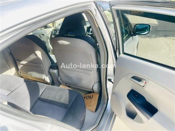 Honda Insight Car for Rent - Car Rental