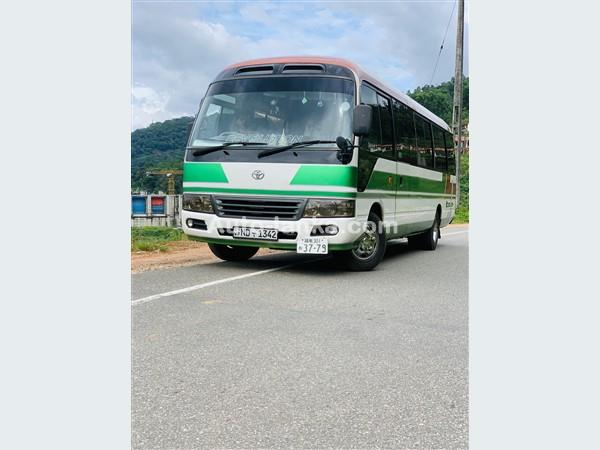 Bola Rosa coaster bus for hire