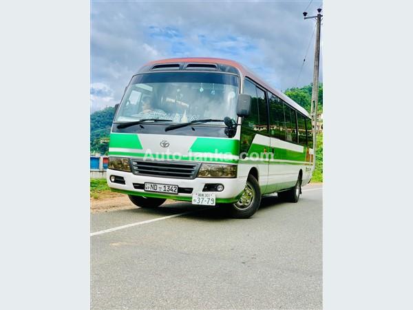 Bola Rosa coaster bus for hire