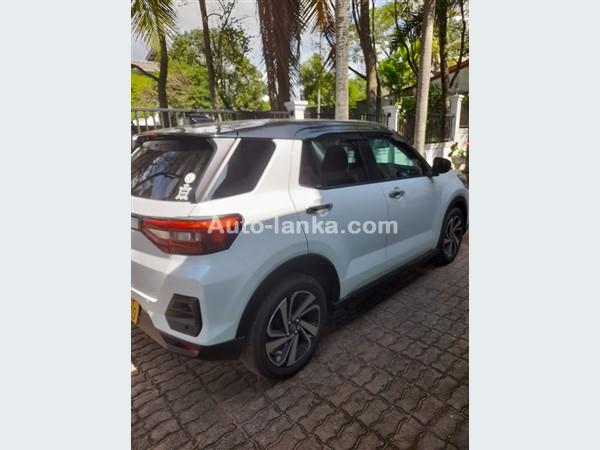 Rent a Car- Toyota Raize