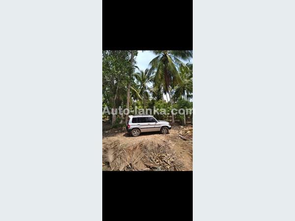 Mitsubishi Montero io Jeep for RENT