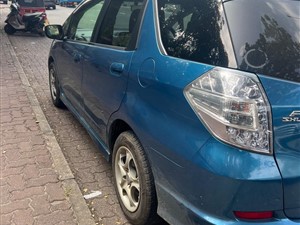 Honda Fit Shuttle Hybrid for Rent