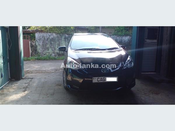 RENT A CAR- TOYOTA AQUA